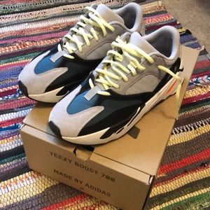 Yeezy Boost 700